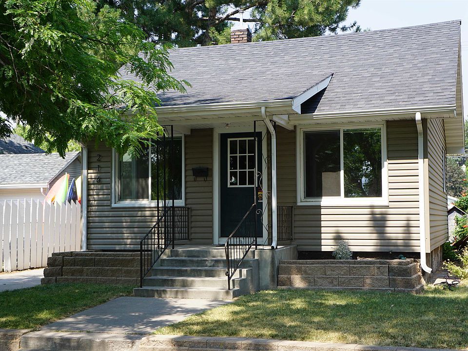 1st image of 216 S 11th Ave