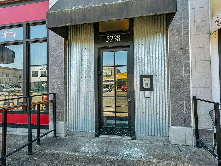 5240 S Tacoma Way — Photo 17