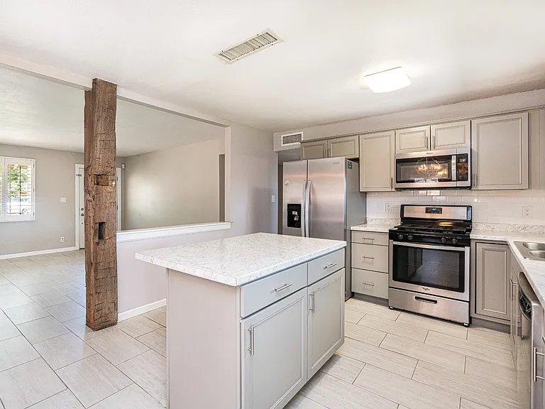 1512 S Beck Ave — Photo 7