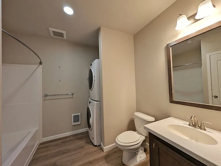4401 Riverside Dr #G6 — Photo 10