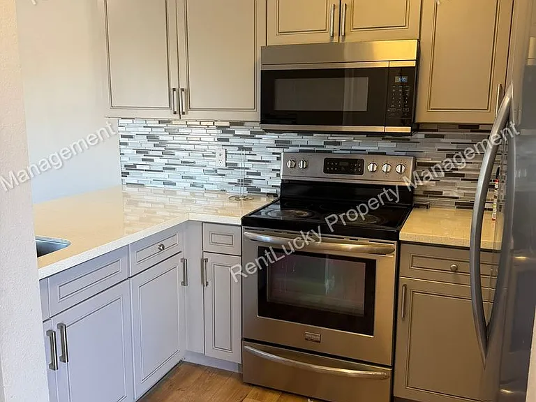 3315 Claremont Ave S — Photo 4