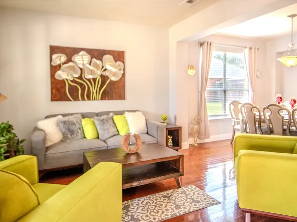 1013 Lilac Ln, Desoto, TX 75115