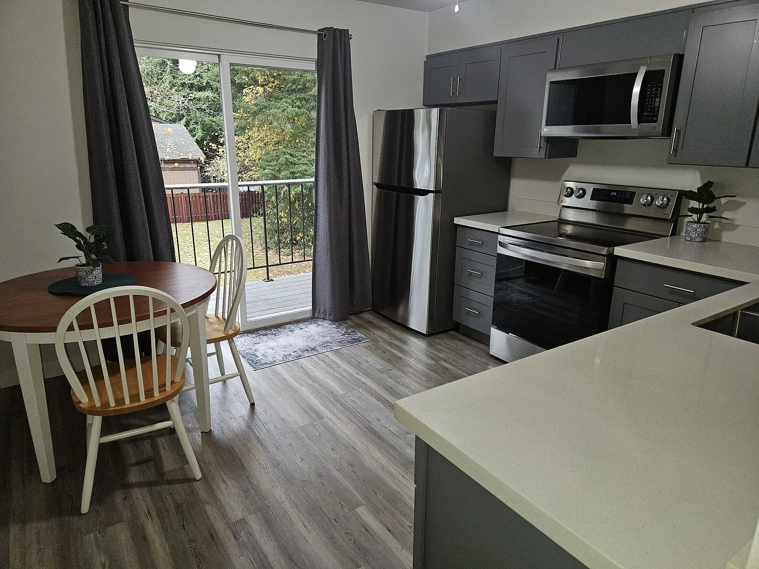 2 bed, 800 sqft, $2,800 — Photo 3