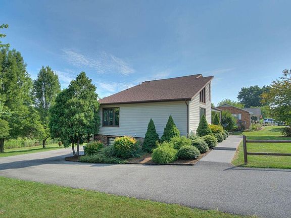 2nd image of 285 Briarwood Dr