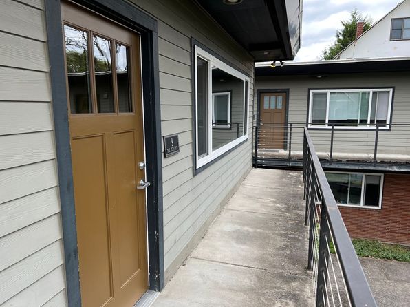 1122 SE 29th Ave APT 9