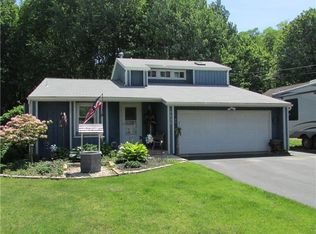 4639 Day Rd, Lockport, NY 14094