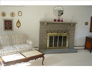 4th image of 4753 Nob Hill Dr