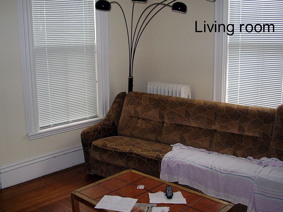 2nd image of 13-15 Emerson St #13-1