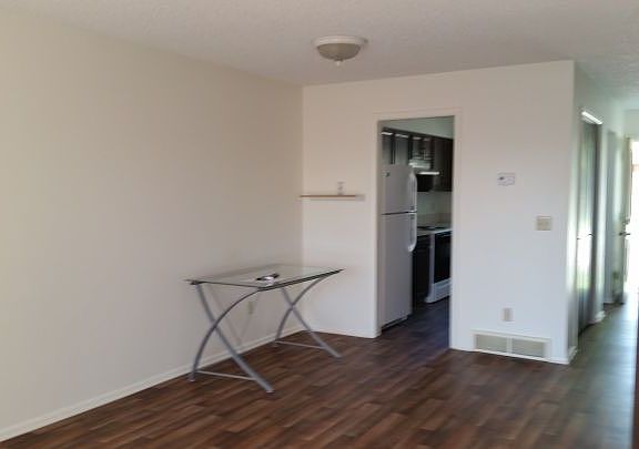 3rd image of 1054 Wyoming Ave