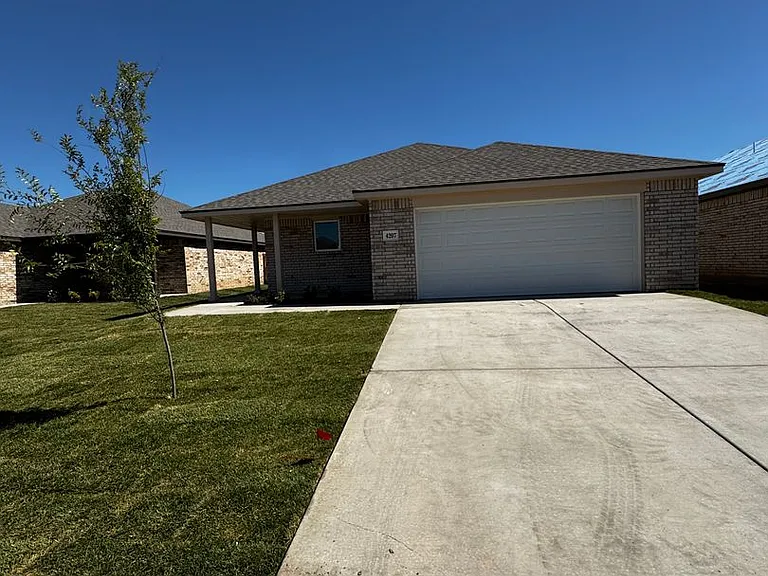 4207 Sunset St — Photo 1