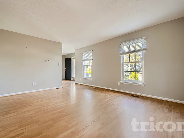 9432 Seven Courts Dr — Photo 14