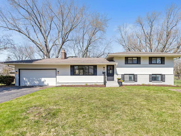 8340 Wesley Dr, Golden Valley, MN 55427