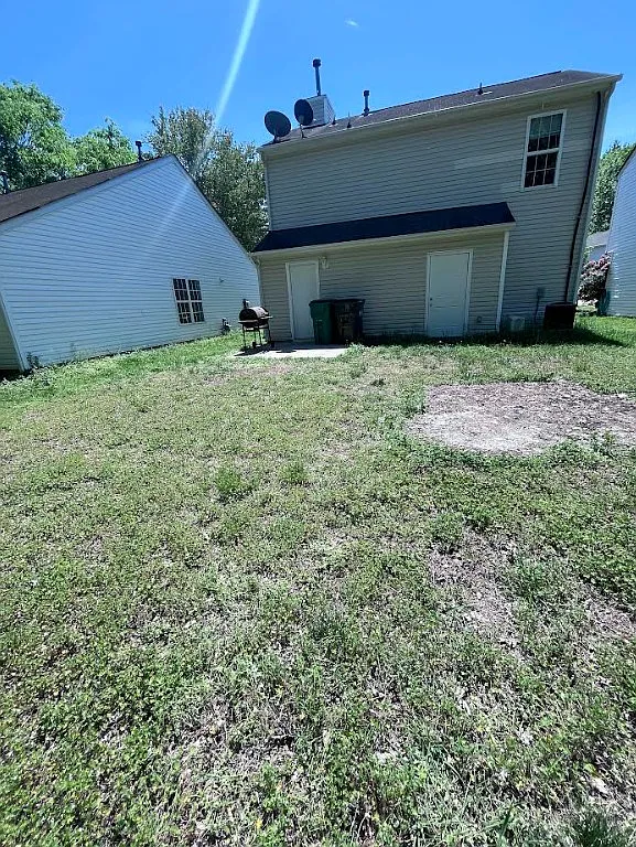 Building Photo - 7147 Henderson Valley Ln