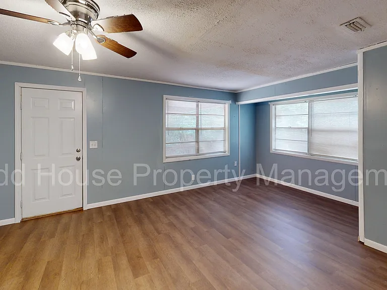 703 Simmons St #1 — Photo 9