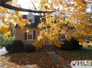 54 Clinton Ave, Eatontown, NJ 07724