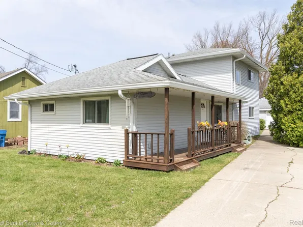 11702 Todds Ln, Whitmore Lake, MI 48189