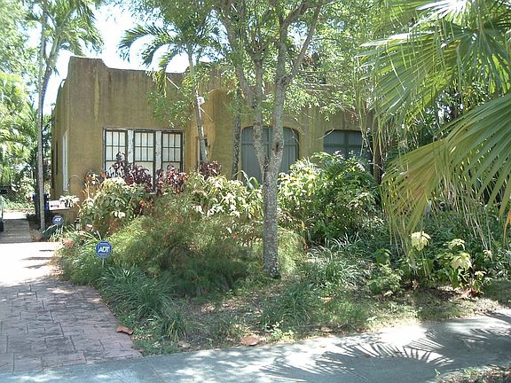 2nd image of 1008 SW 17th St