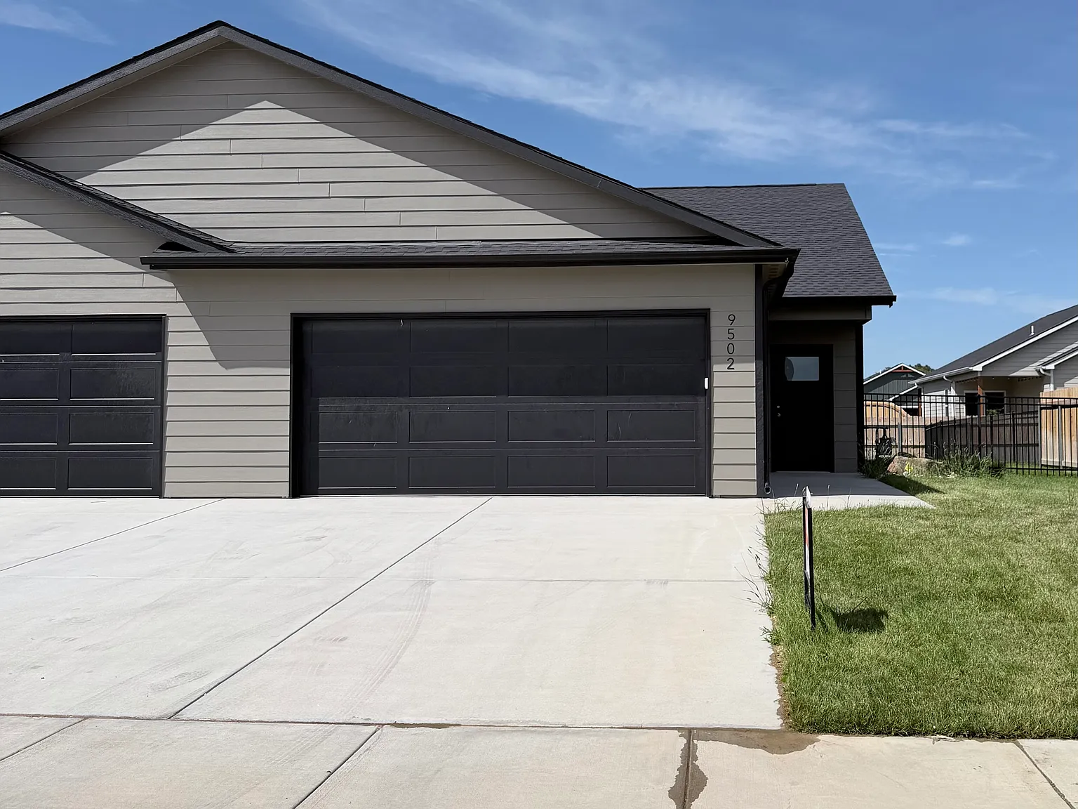 3 bed, 1221 sqft, $1,590 — Photo 2