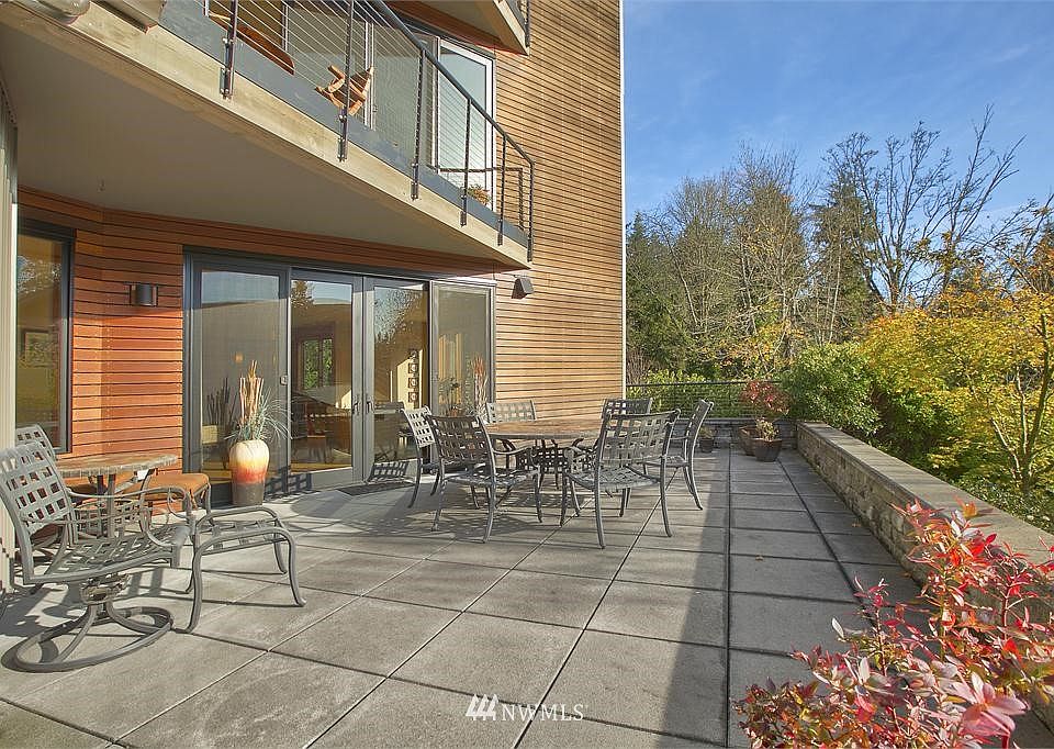 1st image of 620 NE Vineyard Lane #B104