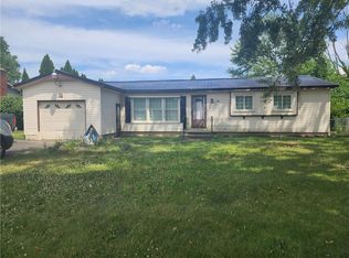 73 Athena Dr, Rochester, NY 14626