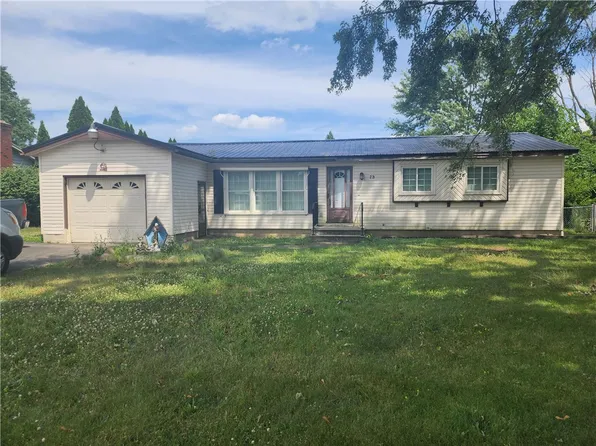 73 Athena Dr, Rochester, NY 14626