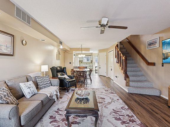 5th image of 530 E Hiawatha Dr #109