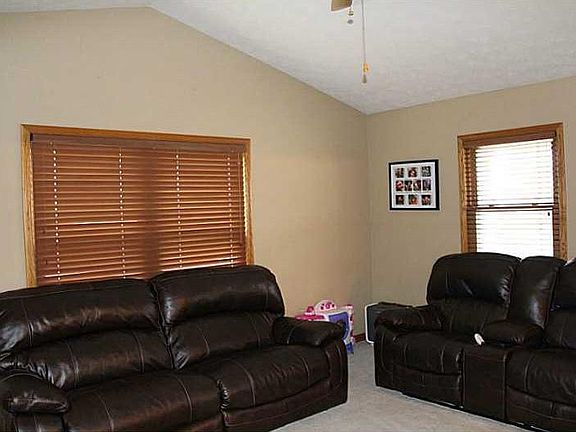 5th image of 274 Sherri Ann Ave