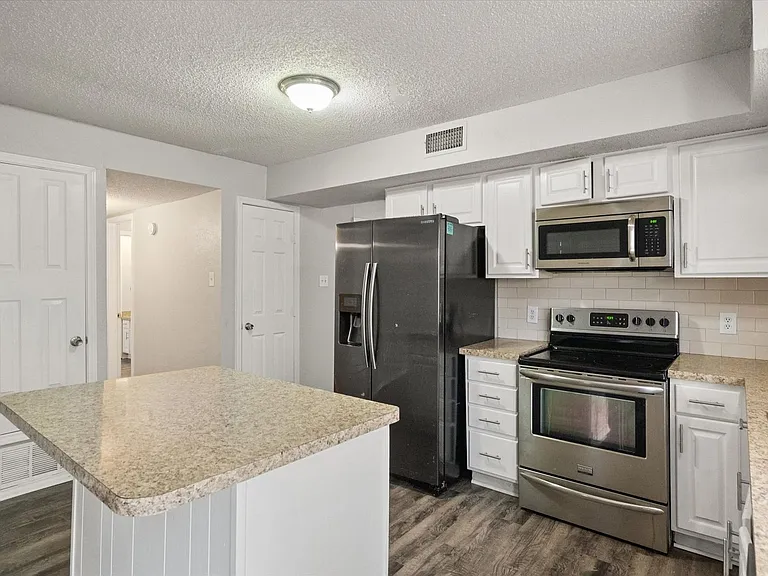 3505 Rush Springs Dr — Photo 6