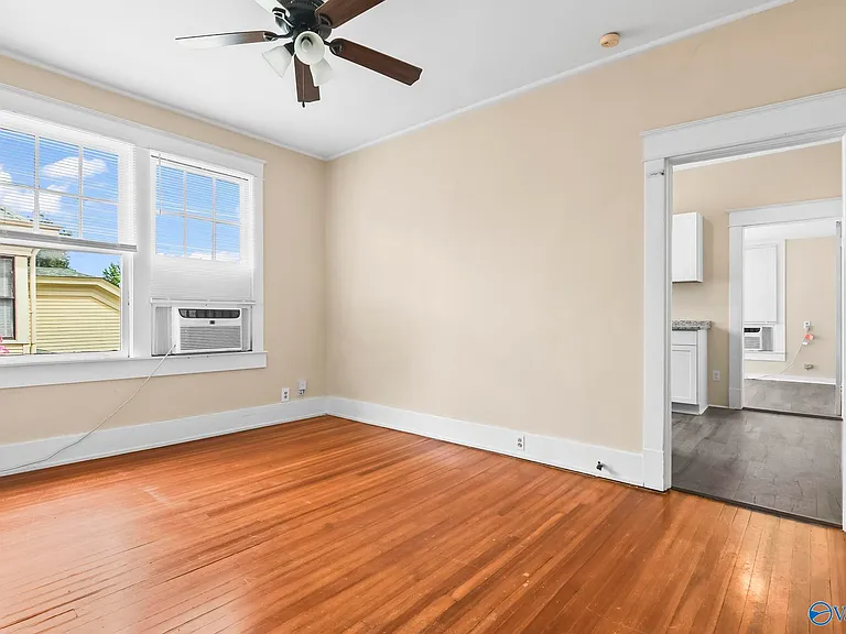 207 Lincoln St SE #E — Photo 9