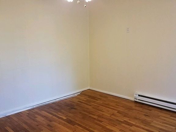 5th image of 7821 S Sheridan Ave