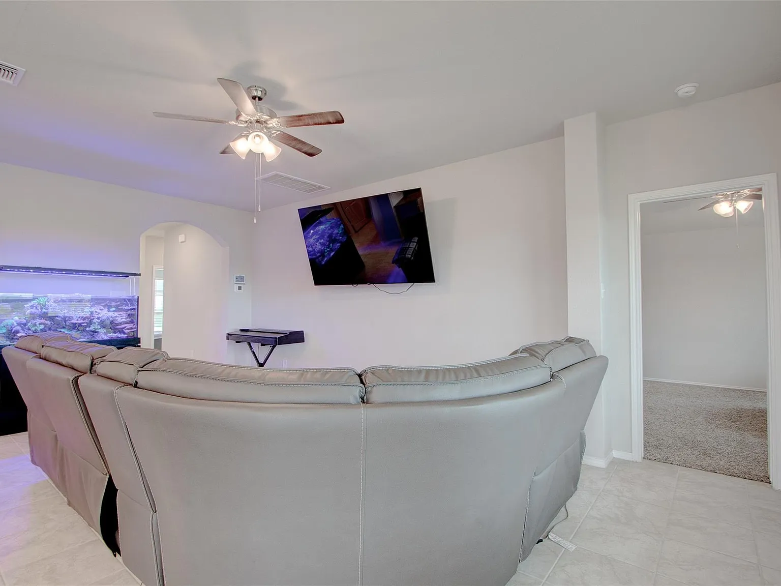3 bed, 2.0 bath, 1704 sqft, $1,900 — Photo 4