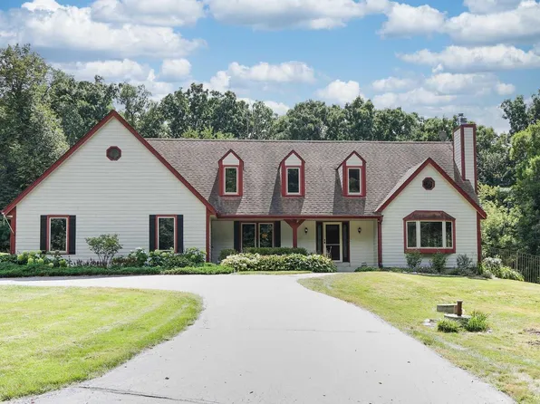 16995 W Small ROAD, New Berlin, WI 53151