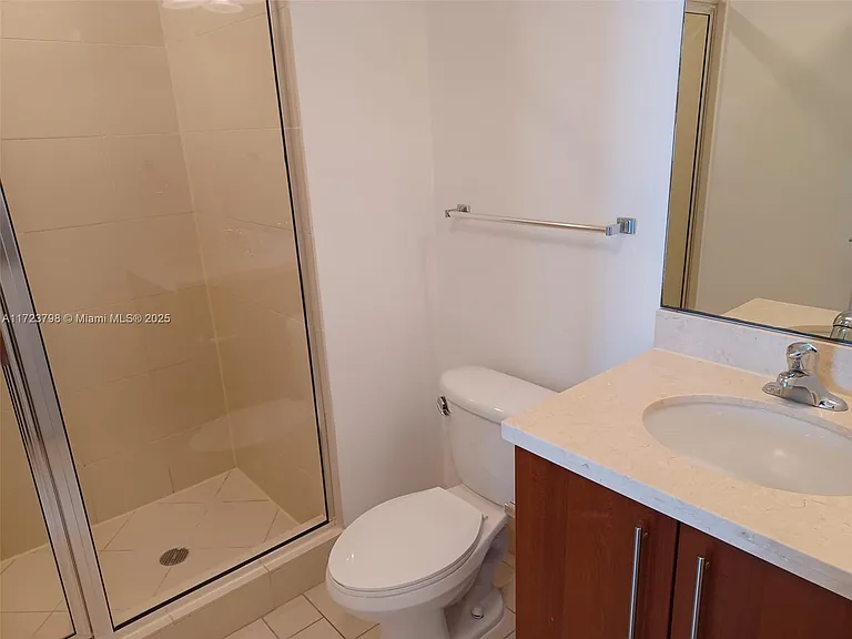 79 SW 12th St #1003 — Photo 15