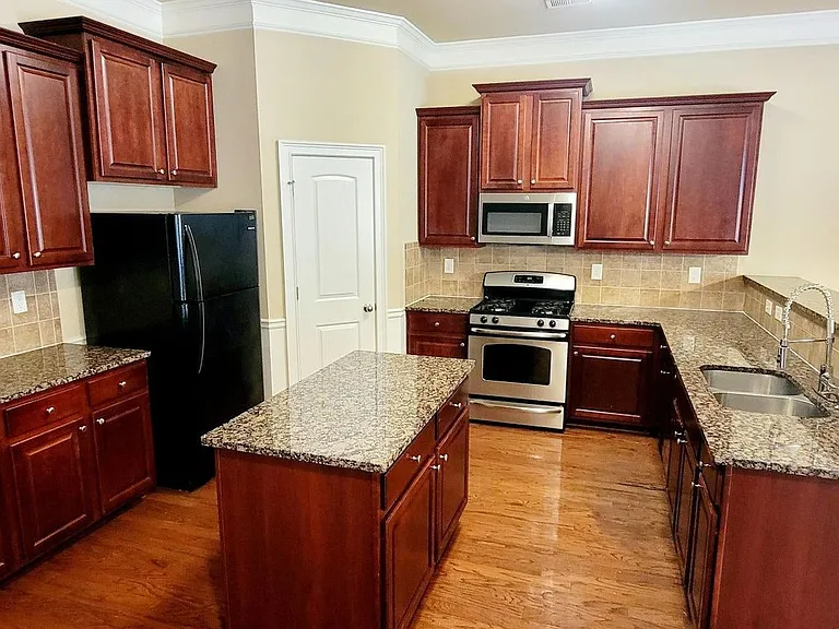 1202 Berkley Hills Pass — Photo 11