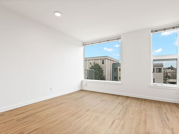 3rd image of 6820 Oswego Pl NE #307