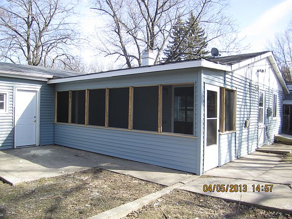 3rd image of 61 Austin Ave