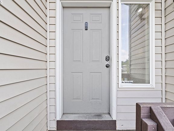 4th image of 7611 NE 64th Cir