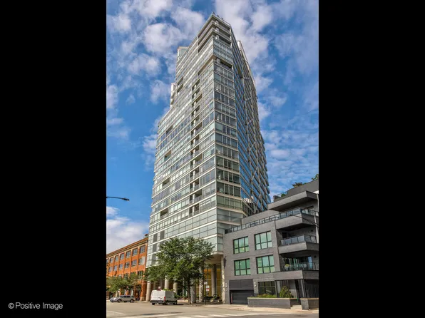 510 W Erie St APT 602, Chicago, IL 60610