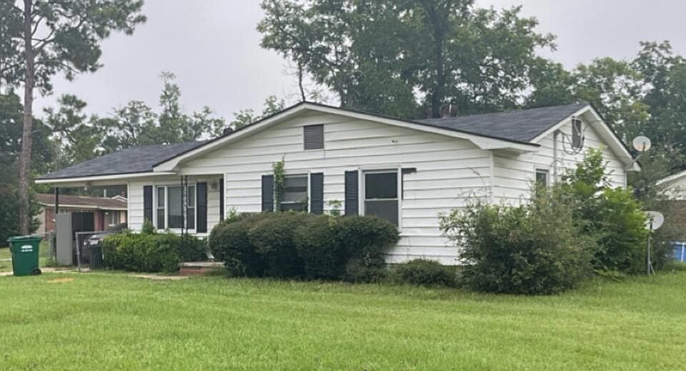 2nd image of 2557 Crescent Dr