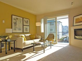 231 NW Edgeway Dr APT 305, Hillsboro, OR 97006