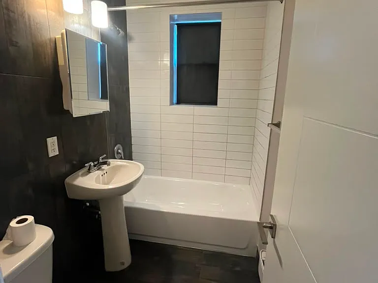 105 N Grove St #22E — Photo 4