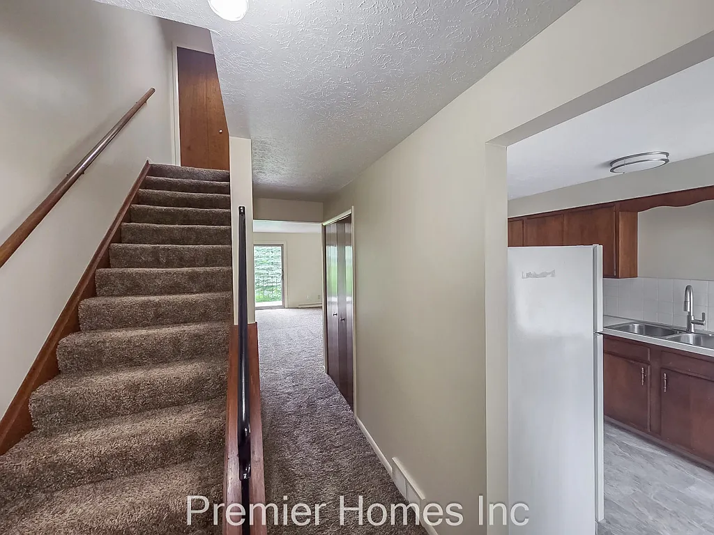 2 bed, 1.5 bath, $1,395 — Photo 2