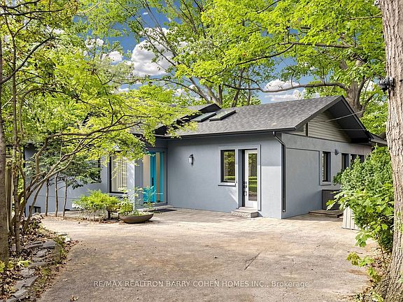 2nd image of 7 Greenbrook Dr