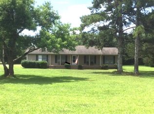 1400 Scotch Cross Rd E, Greenwood, SC 29646