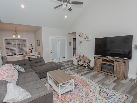 3rd image of 2952 Tumbleweed Trail Ave