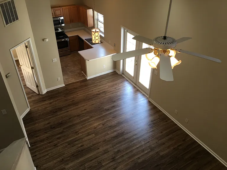 404 Commons Dr — Photo 15