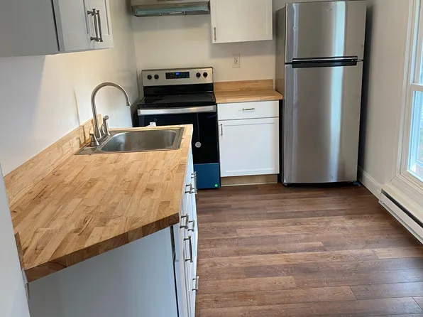 105 2nd St #7, Slatington, PA 18080