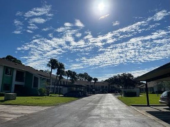 4th image of 2549 Royal Pines Cir APT L