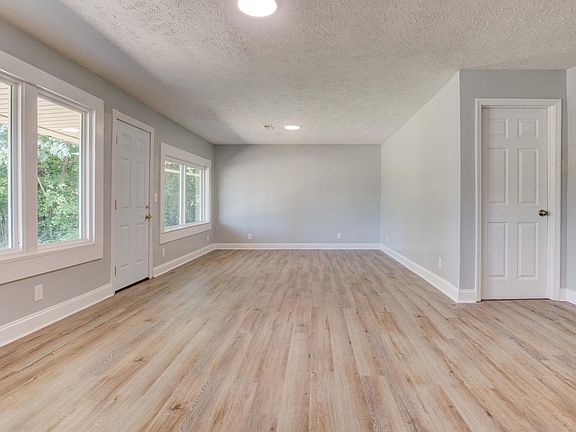 2nd image of 8120 Asheville Hwy