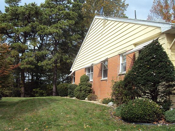 2nd image of 88 Yorktowne Parkway #A